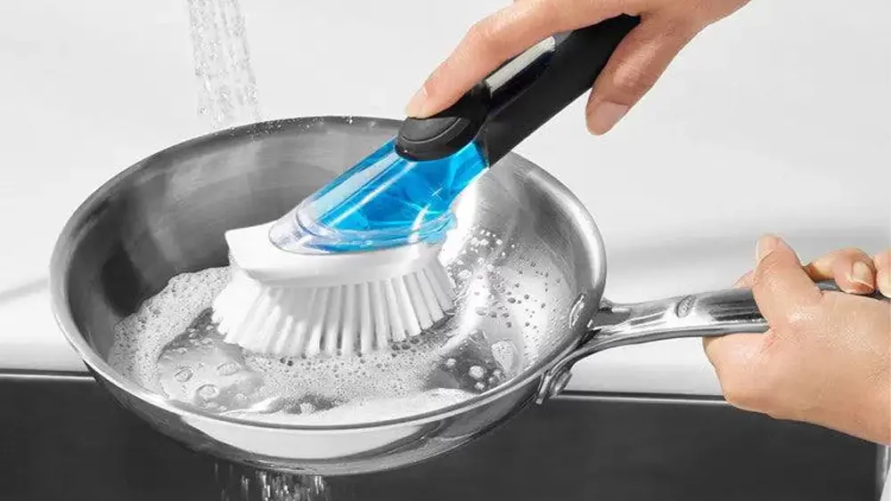 Schoonmaaktip afwasborstel met afneembare kop